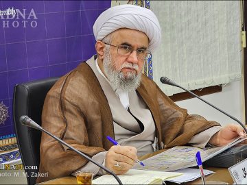 آیت‌الله رمضانی: تدوین «سبک زندگی اهل‌بیتی(ع)»، مسیر تولید علم است/ پرهیز از فعالیت جزیره‌ای و غیرروشمند