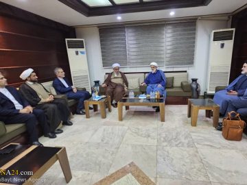 تأکید آیت‌الله رمضانی بر تربیت جوانان در دیدار با مسئولان مجتمع حضرت زهرا(س) ساحل عاج
