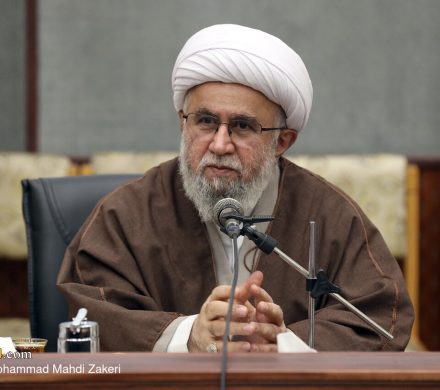 آیت‌الله رمضانی: فقه اهل‌بیت(ع) پاسخگوی پرسش‌های سبک زندگی انسانی در عصر مدرن است/ هوشمندی حوزه قم و نجف در تجلیل از میرزای نائینی