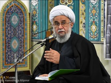 مقابله با انحرافات فکری و اخلاقی در جامعه یکی از اقدامات بزرگ امام صادق(ع) بود