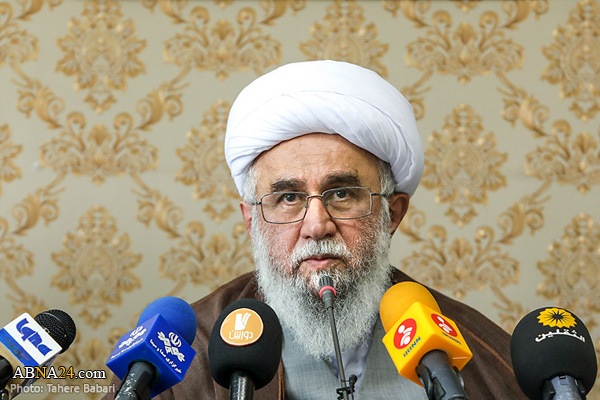 آیت الله رمضانی: مرحوم محققی لاهیجی، مهاجری الی الله و مجاهدی علمی بود