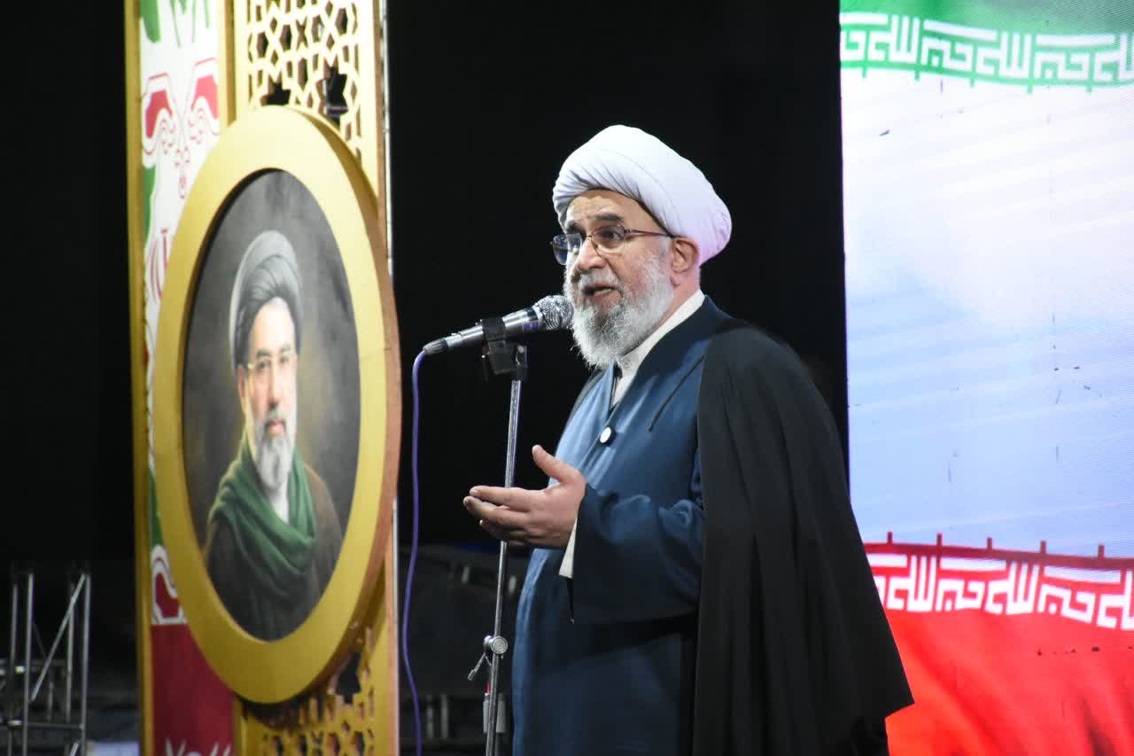 فیلم |‌ بخشی از سخنرانی آیت‌الله رمضانی در تجمع شبانه مردم رشت