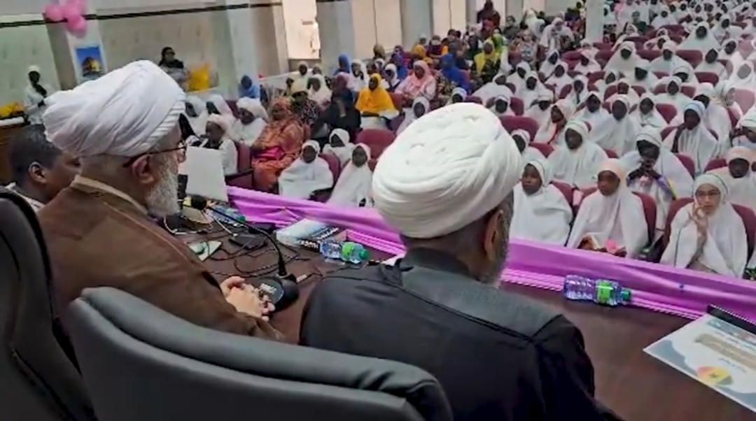 ویدیو | لبخند بندگی بر چهره دختران سنگالی؛ جشن تکلیف با حضور آیت‌الله رمضانی