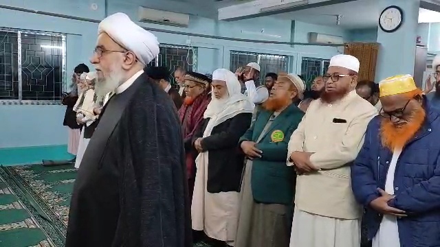 فیلم | نماز وحدت علمای شیعه و سنی بنگلادش به امامت دبیرکل مجمع جهانی اهل‌بیت‌(ع)