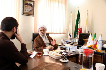 از واکنش مردم آلمان به روحانی مُلبَس شیعه تا رفت و آمد با پروفسور سمیعی و فوتبالیست ها