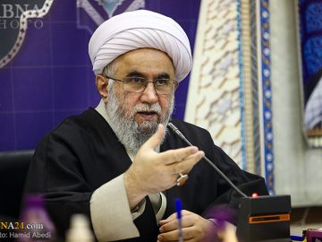 آیت الله رمضانی: شهادت دانش‌آموزان میناب، سند مظلومیت نظام و مردم ایران است