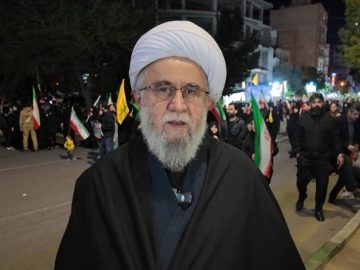 آیت‌الله رمضانی: حضور و میدان‌داری مردم، بعثت بزرگ و تاریخی است/ مردم ایران و آزادیخواهان جهان، ولی‌دم امام شهید