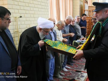 گزارش تصویری | نشست قرار معنوی با سخنرانی آیت الله رمضانی در رشت