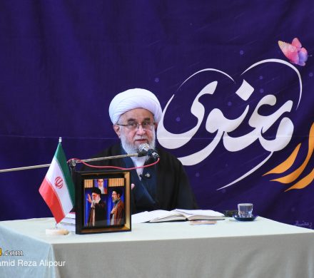 آیت‌الله رمضانی: توکل، توسل و عقلانیت سه رکن سعادت انسان است/ دعای مکارم‌الاخلاق منشور جامع تربیت انسانی