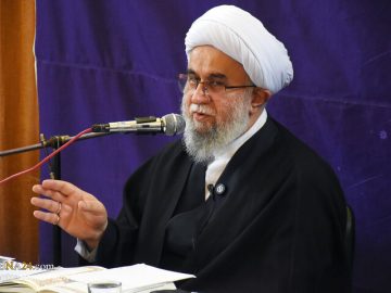 فیلم | آیت‌الله رمضانی: کسی که با خدای عزیز ارتباط برقرار می‌کند خودش هم عزیز می‌شود و از هیچکس نمی‌ترسد
