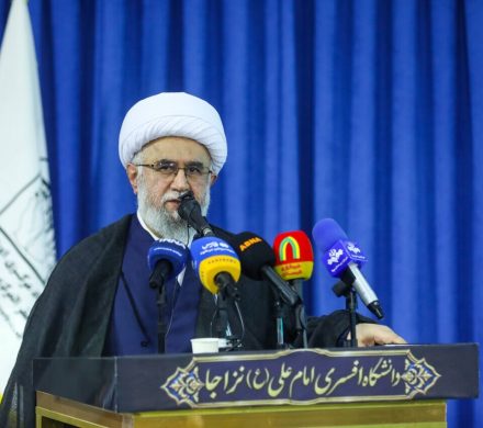 معنویت اسلامی، معنویتی مسئولیتپذیر و توحیدمحور است/ اعتکاف فرصتی برای خودشناسی و بازسازی هویت دینی است