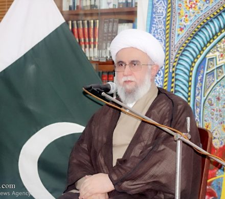 آیت‌الله رمضانی: اهل‌بیت(ع) عامل اتحاد مسلمانان هستند/ وجود ۱۵۰ ویژگی از امام علی(ع) در زیارت غدیریه
