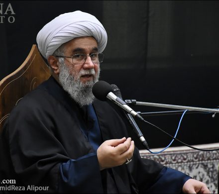 آیت‌الله رمضانی: دنیای غرب درصدد مادی تربیت‌کردن انسان‌هاست