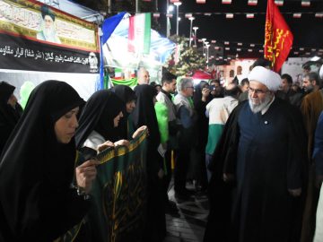 فیلم | بازدید آیت‌الله رمضانی از فعّالیت موکب‌ها در حاشیه تجمع شبانه مردم رشت